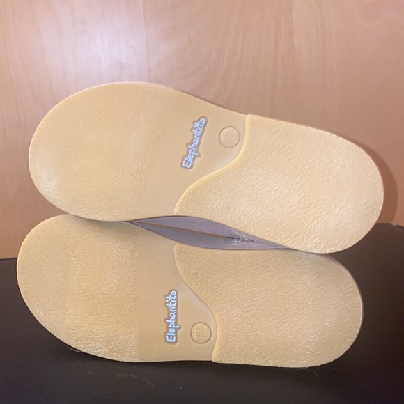 Girls silver boots -like new - Picture 2 of 4